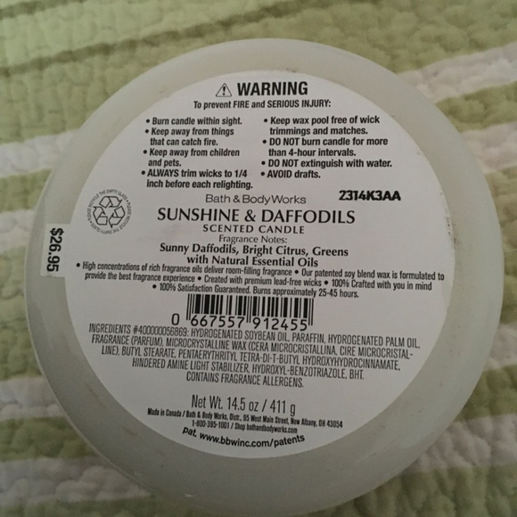 Bath and Body Works Candle - Picture 2 of 3